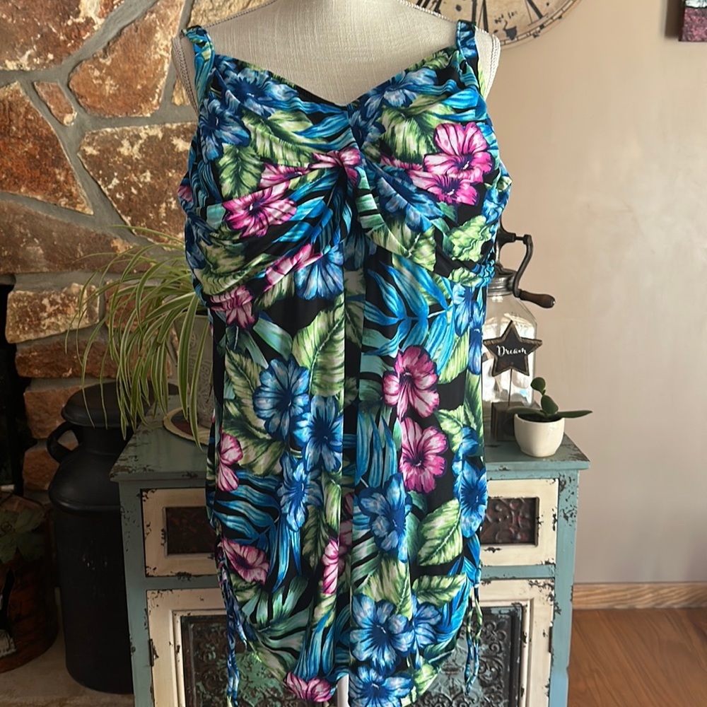 Trimshaper Swimsuit Tankini Top Floral Lace Up Side Size 22/24?